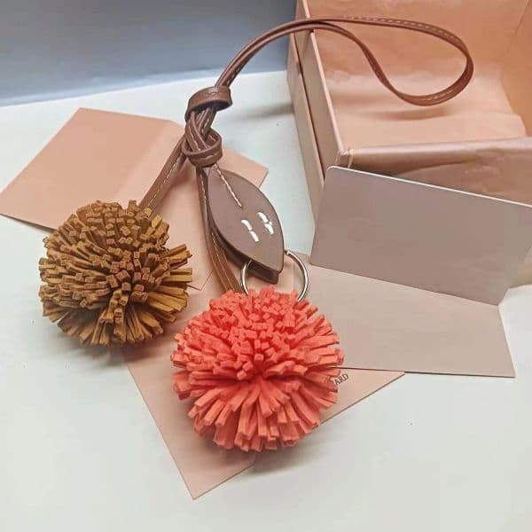 keychain designer keychain bag charm flower lanyard design keychain leather high quality metal Christmas Valentines Day gift for women versatile accessories