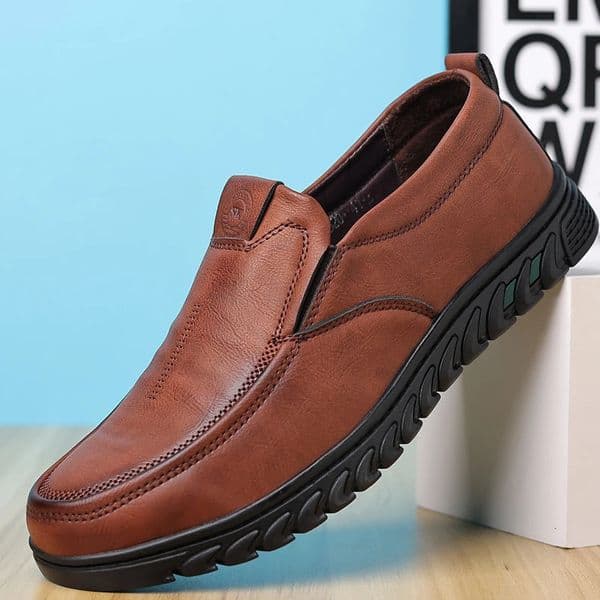 Leather Men Casual Shoes Formal Mens Loafers Moccasins Breathable Slip on Retro Driving Shoes Men Sneakers Plus Size 39-48 251201