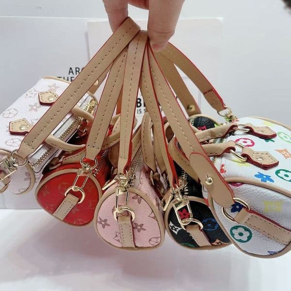 Luxury Designer Mini Creative and trendy Headphone Bag, Keychain Bag, Fashionable Pendant, Mini Bag coin pocket, Red envelope flower shell FY1710