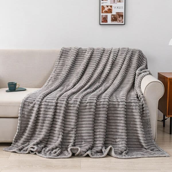1pc Solid Color Flannel Blanket Soft Warm Throw Blankets for Couch Sofa Office Bed Camping Travel Multi-purpose Gift Blanket 251204BJ