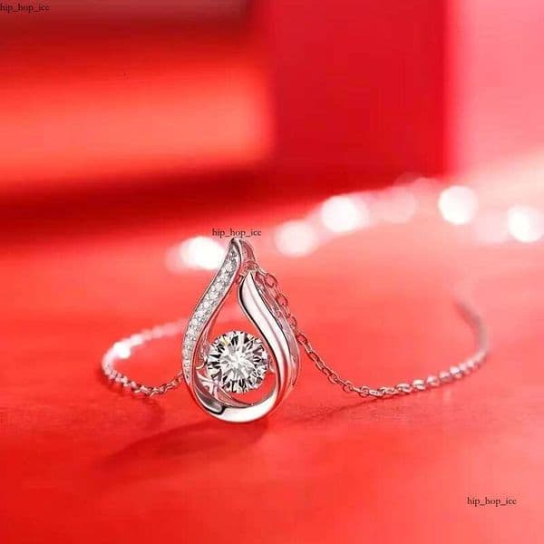 Grass Stone Simple Water Drop Shape Dazzling Round Imitation Diamond Suitable for Women's Wedding Silver Plated VVS Moissanite Pendant Necklace