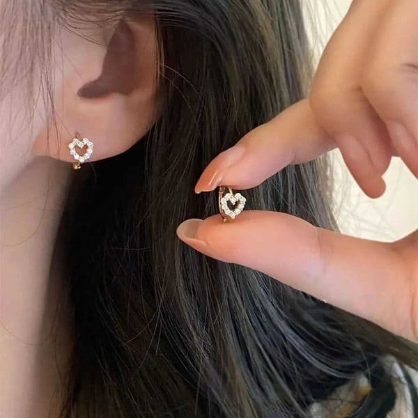 Trendy Cute Sweet Hollow Heart Cz Zircon Hoop Earring Women Classic Shiny Stud Earrings Fashion Small Ear Buckle Female Jewelry K251209 H260128