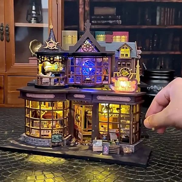 2014 DIY Doll House Wooden Miniature Building Kits Dollhouse Furniture Accessories Toys for Children Birthday Christmas Gifts 251209