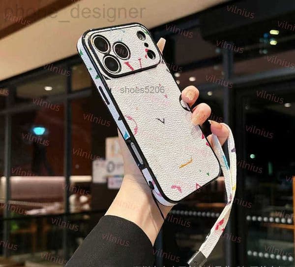 Cell Phone Cases designer Designer Leather wristband for iPhone 17 Pro Max 16 15 14 13 12 Plus Case Card Holder Luxury Handbag Wallet Chain Lanyard Coque Funda RBII CTT6