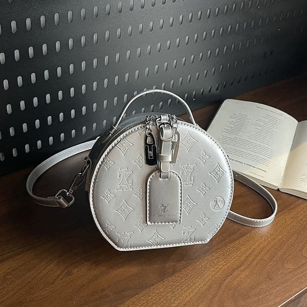 new Free Shipping Fashion Bags Totes Light luxury Fashion small round bag 2026 women single shoulder