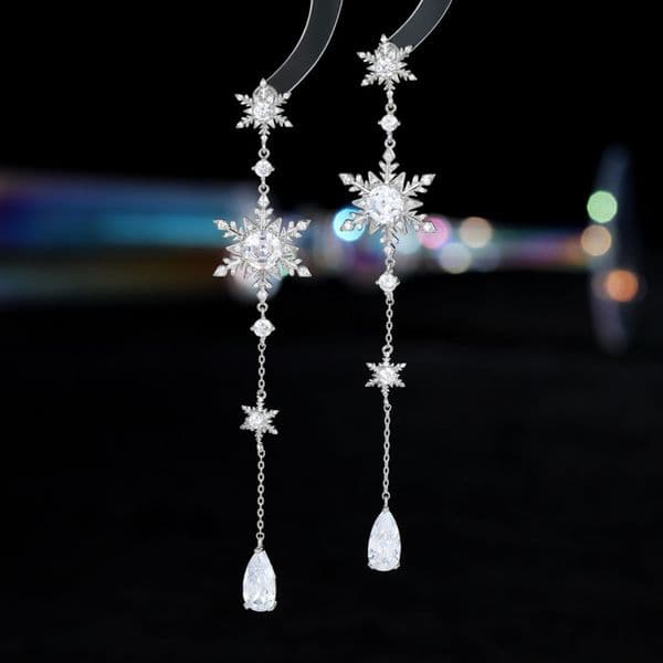 New Light Luxury Fashion Autumn and Winter Winter Snowflake Earring Wholesale Women's Zircon Inlaid Niche Design Long Earrings