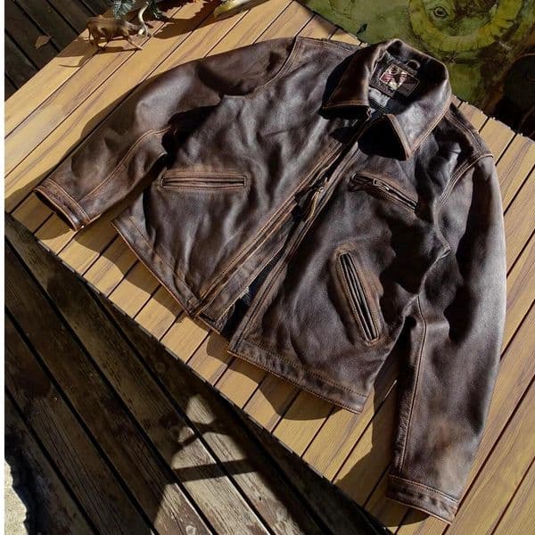 American Vintage Workwear Jacket Detroit-Style Cut in Stone-Washed Abraded Tea-Core Leather Embracing the Amekaji Aesthetic 251210