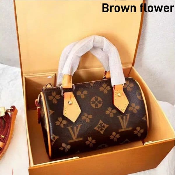 Luxury Designer Bags handbags Womens crossbody bags Versatile Composite Women Bag Purses Mini designer bag dhgate old Flower Diane Baguette Wallet