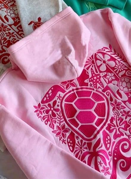 Womens Turtle Embroidered Hoodie Long Sleeve Kangaroo Pocket Drop Shoulder Casual Pullover Sweatshirt 251211
