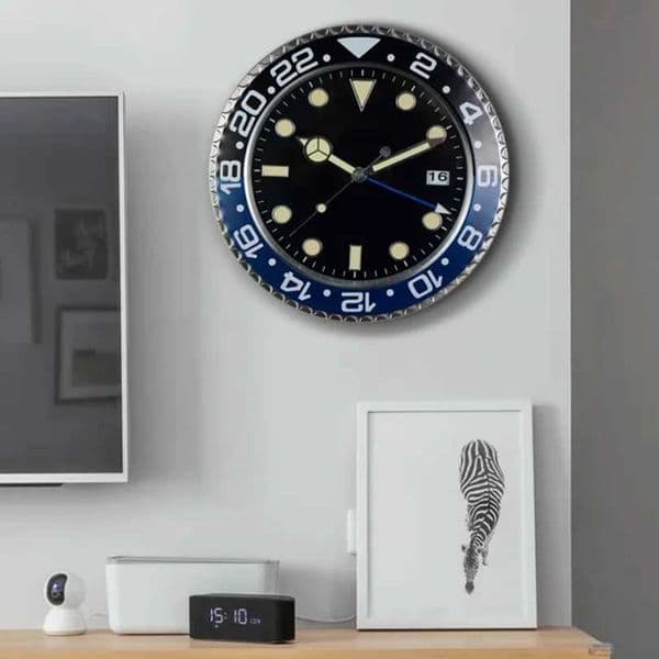 34cm Luxury Creative Wall Clock Modern Metal Design Art Wall Clock Home Large Digital Luminescent Bedroom Decoration ClockXJ251216
