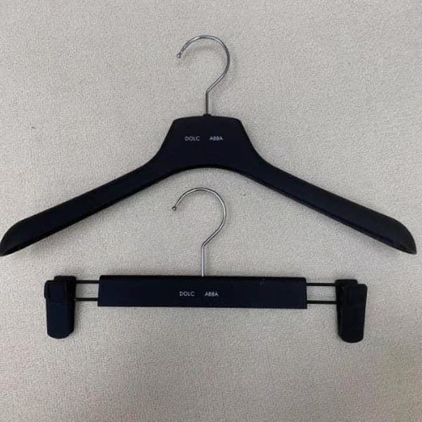 3Pcs Designer Hangers Sleek Black Glossy Photography Slim Velvet Coat Hangers For Women's Jackets