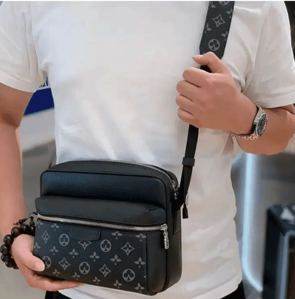 10AAAAA Mens trio outdoor sports Messenger Shoulder bag Womens flap Luxury cross bodys Hobo tote Evening Designer Genuine leather gym handbags clutch Bags