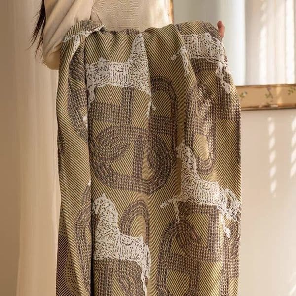 Retro multi-functional gauze towel light luxury bath towel shawl blanket Quick dry and soft bath towel 80*160cm