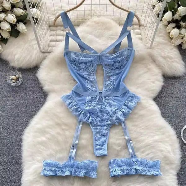 2PCS Red Floral Lace Garter Lingerie Set Erotic Underwear Bras Sets For Women Underwire Bra And Thongs Ladies Underwear Set 251217