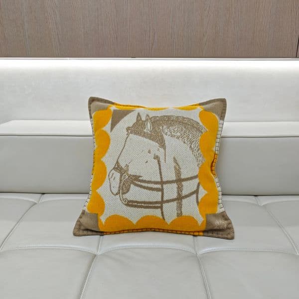 Top quality 2026 designer letter logo Cheval 90% wool luxury Jacquard Knitted Wool Joker 10% cashmere pillow Handmade Needle Stitching Decoration