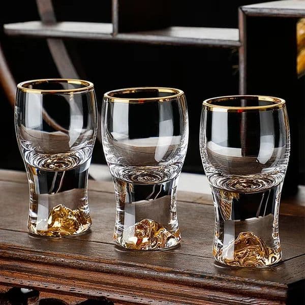 Lead-Free Crystal Glass with Built-In 24K Gold Leaf S Glass for Vodka And Spirits Golden Small Wine Glasses with Jinshan Gold 251218