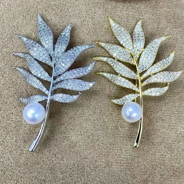 A Leaf shaped brooch with natural freshwater pearl decoration elegant pin suitable for womens dresses jackets scarves party gifts L260521