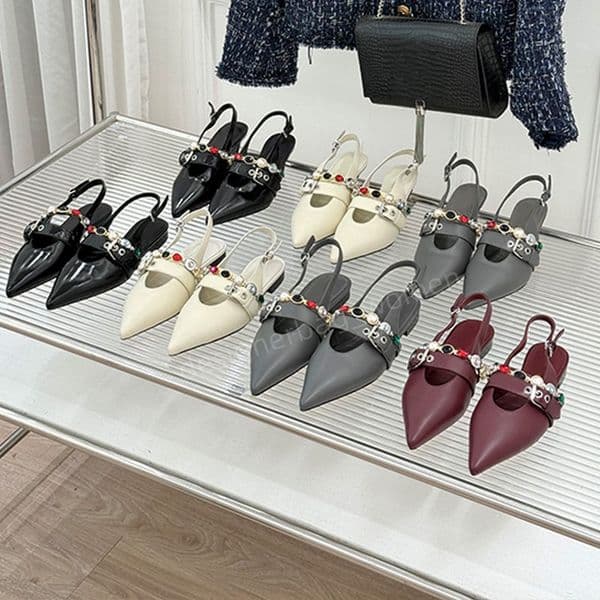 Designer Dress Shoes Sandals Vintage Floral Jewelry Chain Slingbacks Women Pointed Flat Cat Heel Sandals New Shoes Party Shoes Low Heels Sandal Top Quality