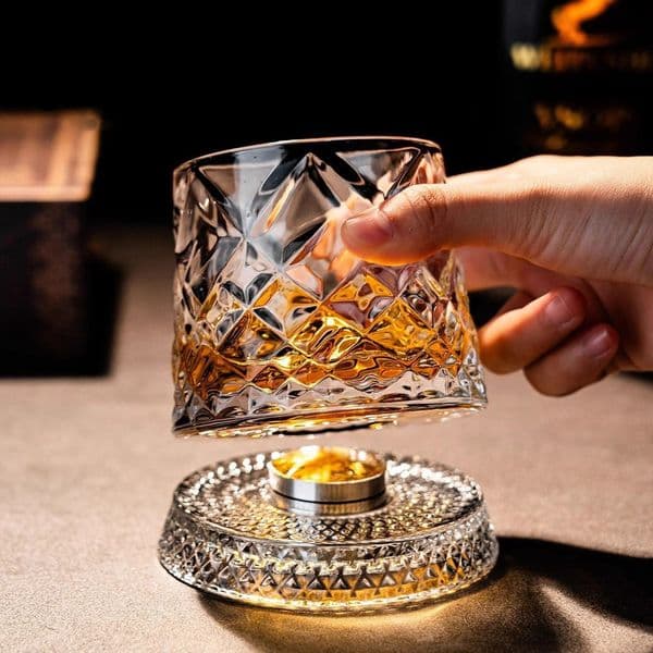 2026 New New Whiskey Glasses Rotating Whisky With Base 360 Rotate Degrees Crystal Rum Glass For Cocktail Party Drinking 251218 Free Shipping
