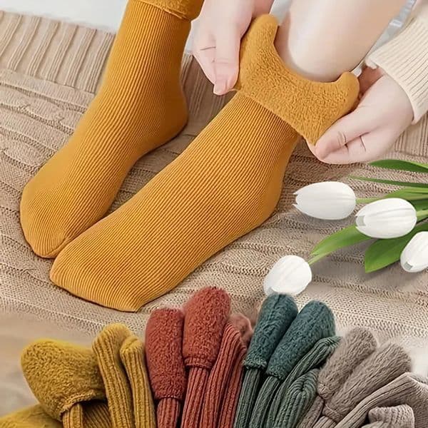 4 Pairs Winter Warm Solid Women Socks Thicken Thermal Black Skin Seamless Snow Sock Unisex 251218