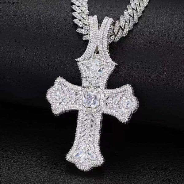 Designer Jewelry 14K S Sier Mosonite Necklace Cross Pendant Cuban Link Chain with Seconds Over Tester Iced Out Vvs Moissanite Dia