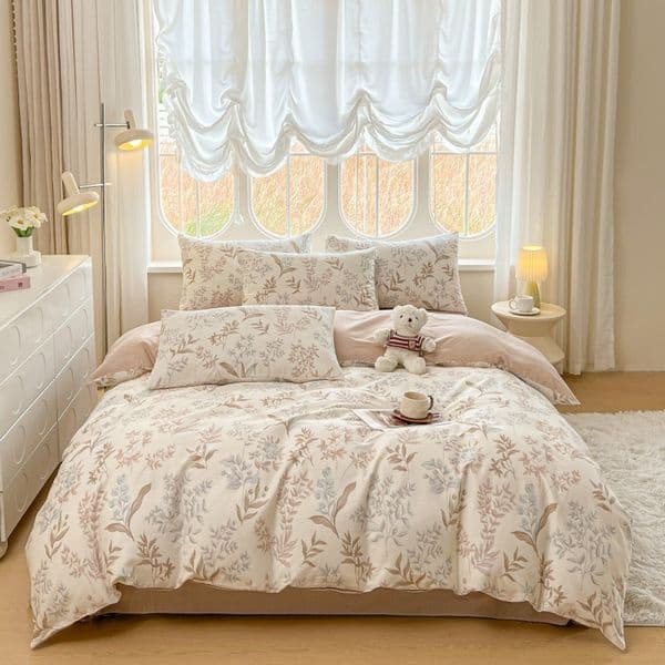 Soft 4-Piece Microfiber Bedding Set with Elegant Botanical Leaf Pattern & Vintage Soft Tone for Cozy Bedroom