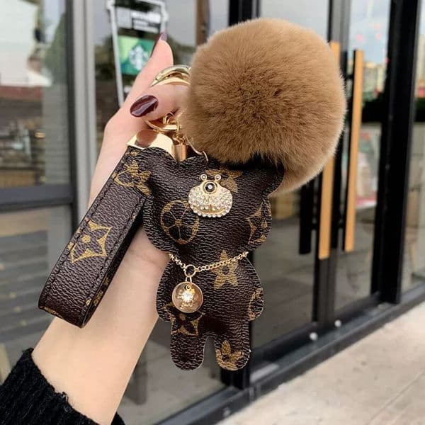 Pkage hangpiece creative keyain bear keyain high-end leather mens and womens European style personalized car key hangpiece J260415