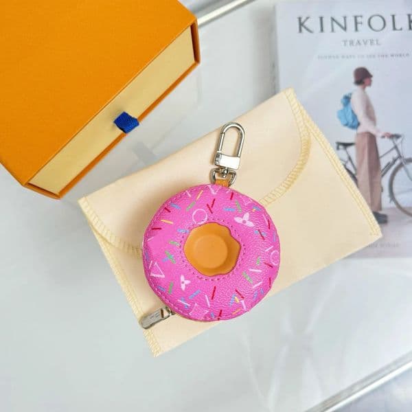 Classic Donut Bag Key Holder Pizza Charm Keychains Hamburger Leather Metal pendant key ring Frog Keychain Purse charm Car keychain Gift