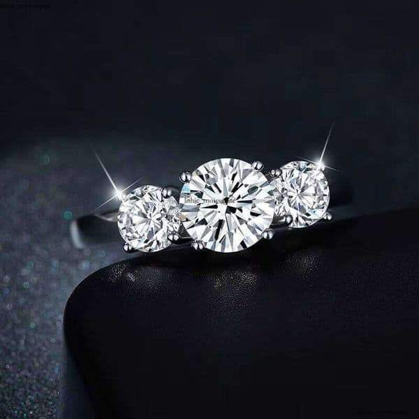 Wholesale 925 Sterling Silver Engagement Bride Custom 18K Classic Three-Stone 6.5mm Silicon Stone VVS Moissanite Ring Fine Jewelry 2024