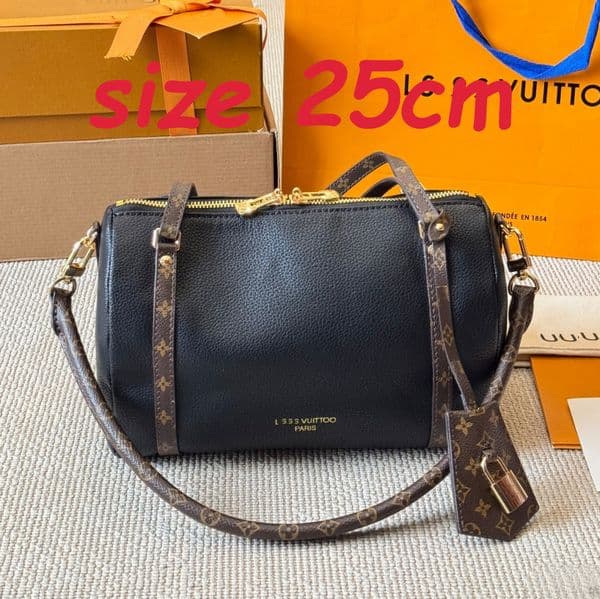 designer bag express Handheld Chain Bag Bag Smooth Leather handbag 10AA High quality women's bag Horn-shaped bagclassic new handbag 001.