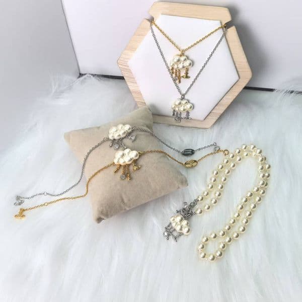 Designer Vivianes Jewelry Weswood Empress Dowager Necklace Earrings Small Cloud Pearl Necklace for Women Tassel Niche Light Luxury High-end Bracelet for Women