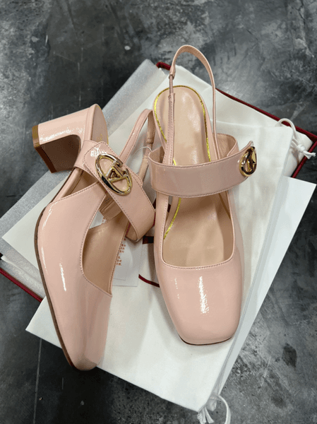 Brider White Pumps Luxury Designer Woman High Heeled Sandal Mary Jane Pumps VLog Locker Slingback Pumps Slide Buckle round toe with strap