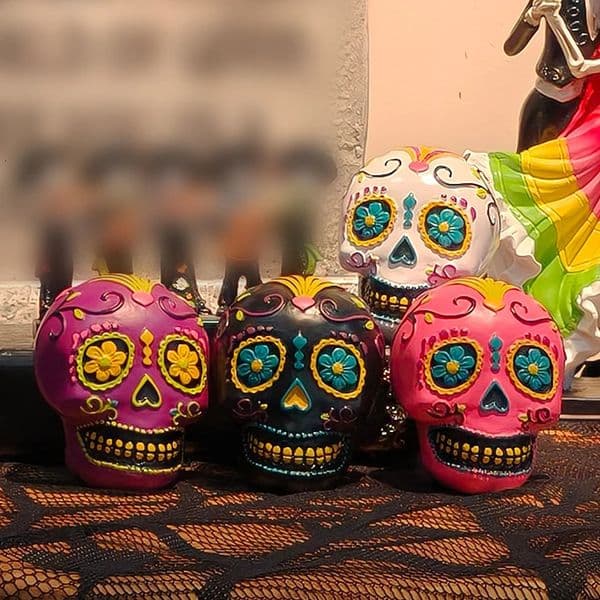Day of the Dead Resin Painted Skull Head Statue Creative Decorative Ornament for Festive Commemorative Statue 251226
