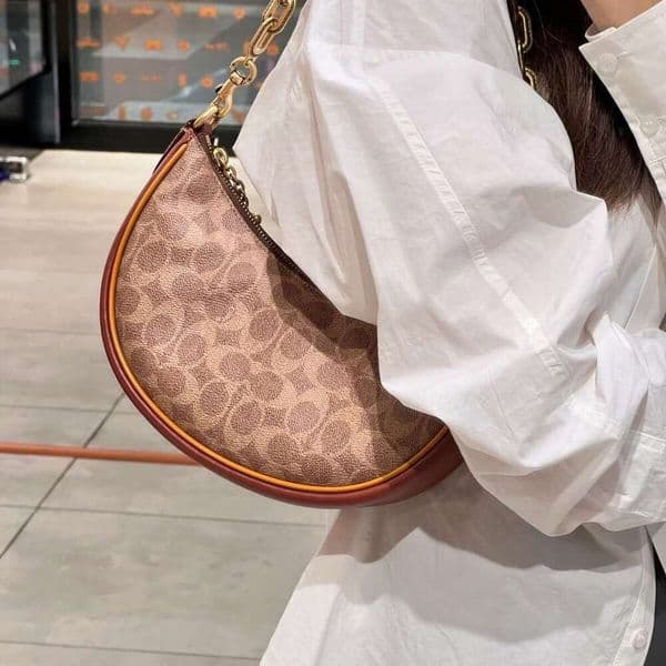 2026 Coacher Quality Shoulder Lady Designer 10A Tabby Bags Women Tote Handbag Purse Leather Rice Flour Cake Crossbody Fashion Soft Envelope Satchel Bag H666