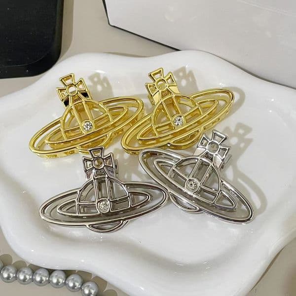 Designer Vivianes Jewelry Weswood Minimalist Design High-end Empress Saturn Metal Claw Clip 2025 New Model Back of Head Half Claw Hair Clip Hair Accessory