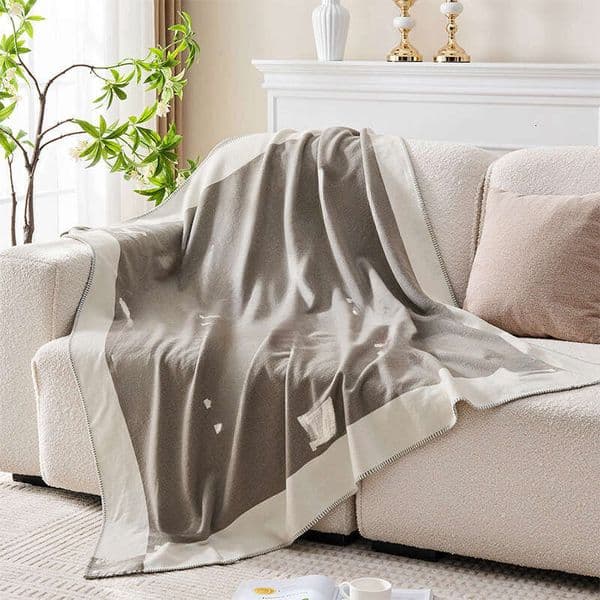 Cross-Border Amazon Woven Single Air Conditioning Sofa Throw Nap H Letter Aviation Flight Blanket B2