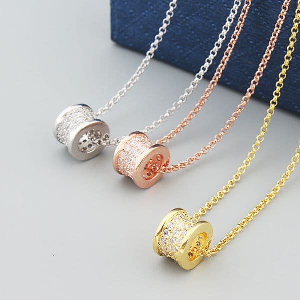 And Style Fashionable Full Diamond Collarbone Chain Necklace 18K Rose Gold Plated Fresh Women's Pendant Jewelry