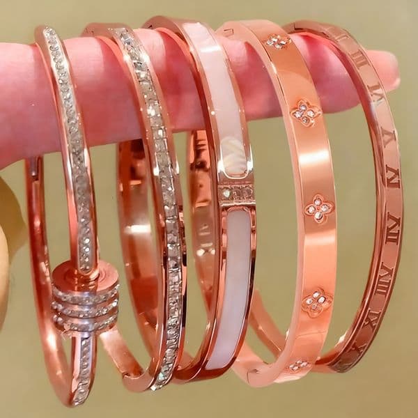 Fashion Versatile Luxury Brand Brace For Women Designer Jewelry Zircon Craft Non Fading Hot Selling Female Ornament Daily Party Wedding Charm Bangle