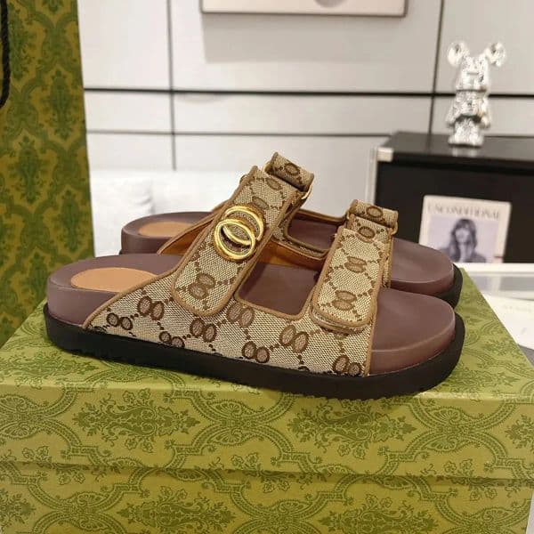 Classic designer sandals, slippers, summer slippers, flip top luxury flat shoes, thick soled embroidered printed sandals, jelly rubber leather women's formal shoes thumbnail 2