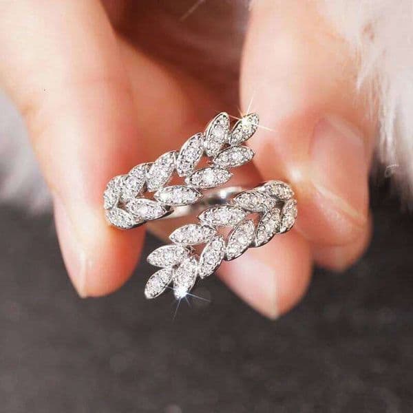 Huitan Fashion Leaf Opening Rings Female Luxury Silver Color Adjustable Finger Accessories Bright Cubic Zirconia Jewelry Gift