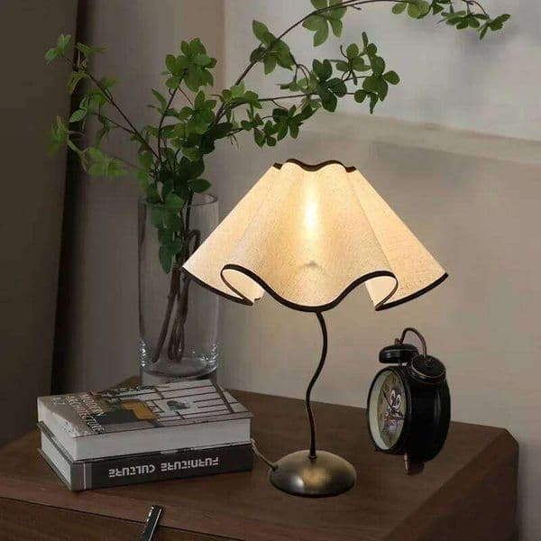 Nordic LED Table Lamp Bedroom Living Room Bedside Retro Bar Coffee Dining Desktop Decoration Night Light Desk Lamps 25L1231