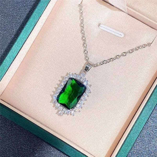 Huitan Luxury Square Green CZ Women Wedding Engagement Accessories Brilliant Lady's Necklace for Evening Party Jewelry
