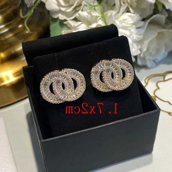 Ear Stud Earrings Inlay Crystal Pearl Round Real Gold Brass Copper Material Letter Earring Womens Elegance Wedding High Quty Stylish Jewelry L260508