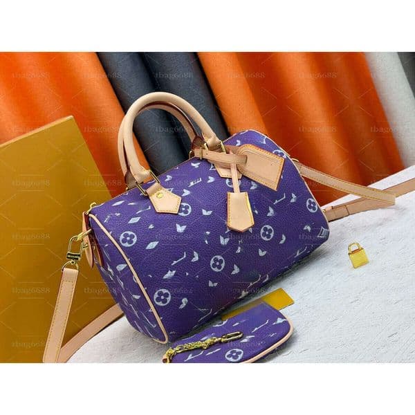 2025hot Designer duffle bag Travel bag designer luggage High Quality Black Purple blue Carry on Duffel Handle Lage Crossbody Tote Weekend bag Sports bag