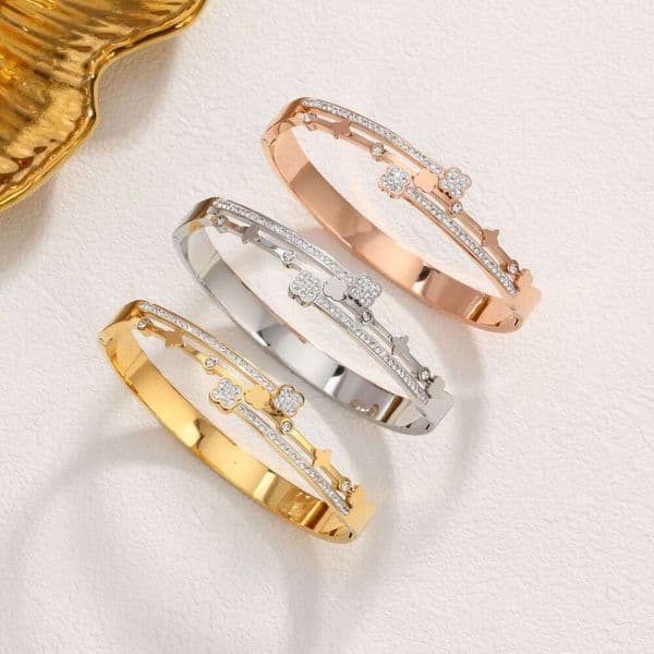 New Hot Luxury Jewelry Designer Bracelet Fashion four-leaf Clover Titanium Steel Bracelet Female INS Personalized Stainless Steel Bracelet Jewelry party daily