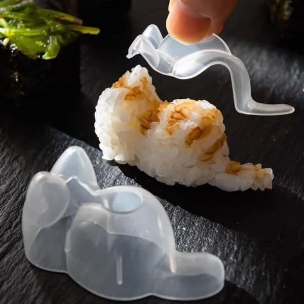 Japan imported Cat Rice Ball Mold Baby Eating Utensils Household Plastic Sushi Molds Complementary Food Rice Molding Machine 250701