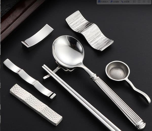 Chinese Chopsticks Holder Japanese Korea Food Sticks Rest Stand Metal Reusable Knife Spoon Fork Rack