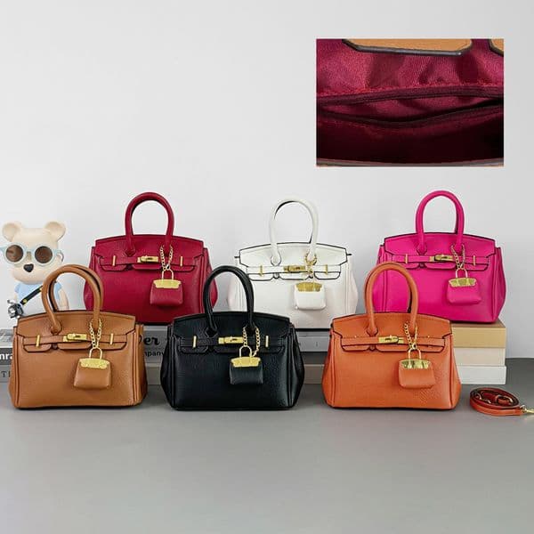 Designer Handbag Totes Makeup Bag Advanced Large Capacity Fashion Bags Single Shoulder Crossbody Bag Letter Lock Pendant High Quality 10AAA