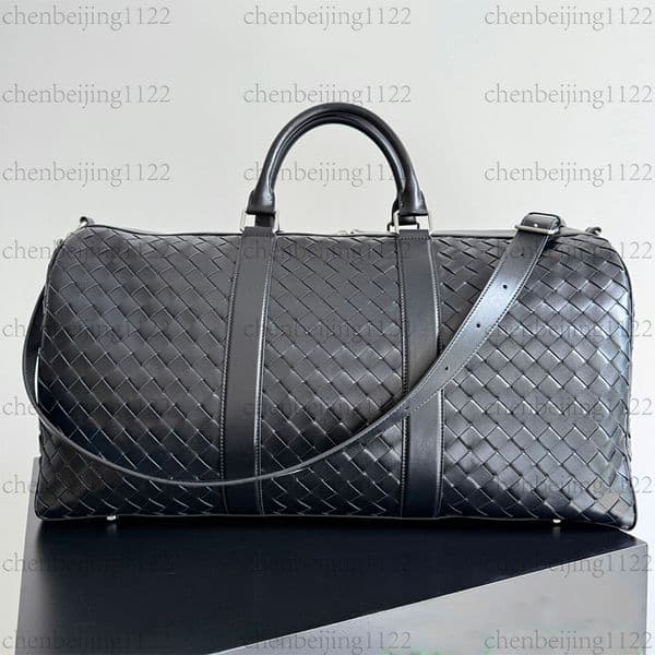 99A top luxury designer handbag, made of 100% genuine leather and top-quality pure steel hardware, is versatile for crossbody, single-shoulder or hand-carry.