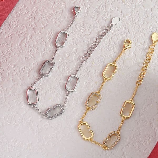 Charm Bracelets Luxurious diamond charm bracelet fashionable and trendy letter gold silver designer jewelry accessories a gift of love